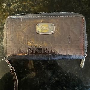 Michael Kors wristlet